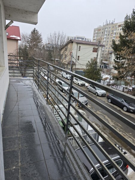 Bucurestii Noi apartament cu 2 camere spatios  etaj 1 centrala+ mobilat+ utilat  comision 0%